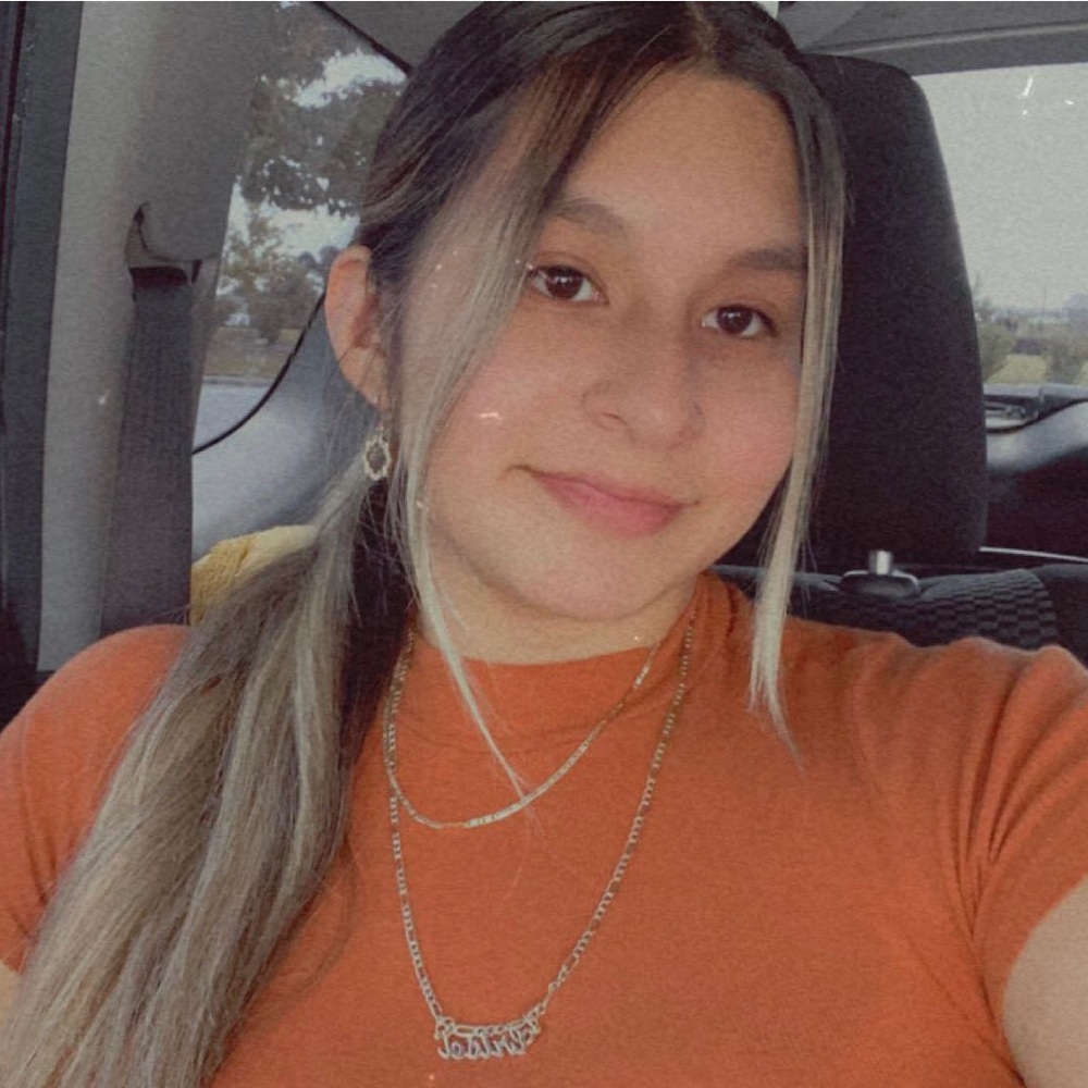 Meet your Posher, Adriana